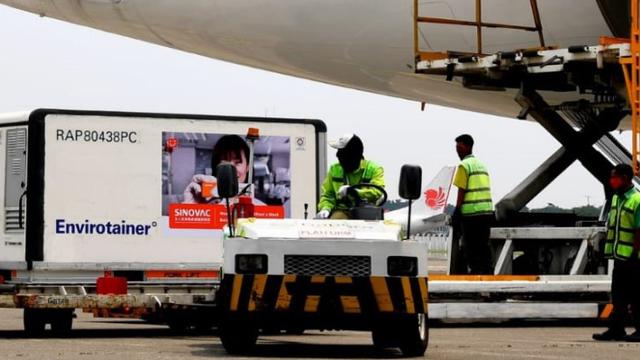 Bahan Baku (Bulk) Vaksin COVID-19 Sinovac Tiba di Tanah Air