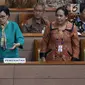 Menteri Keuangan, Sri Mulyani saat menghadiri rapat paripurna di gedung DPR, Jakarta, Selasa (11/7). Sebanyak Seratus delapan puluh lima (185) anggota dewan dari lima ratus enam puluh (560) mengikuti Rapat Paripurna tersebut. (Liputan6.com/Johan Tallo)