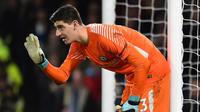 Rencana kepindahan Thibaut Courtois ke Real Madrid semakin menemui titik temu setelah tak mencapai kesepakatan kontrak baru dengan Chelsea. (AFP/Glyn Kirk)