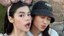 Azizah Salsha dan Maria Theodore bersahabat dekat. Dua selebgram ini tampak akrab saat momen jalan-jalan di Jepang usai Azizah Salsha menikah dengan Arhan. Momen keakraban keduanya ini tuai atensi. (Liputan6.com/IG/mariatheodoree)