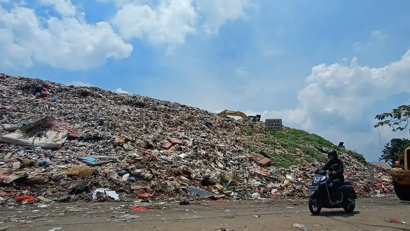 Tempat Pembuangan Akhir (TPA) Cipayung sudah melebihi kapasitas untuk menampung sampah di Kota Depok.