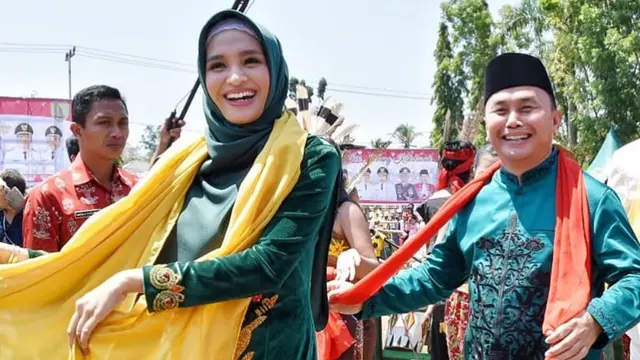 6 Momen Romantis Sugianto Sabran, Mantan Suami Ussy Sulistiawaty dan Istrinya
