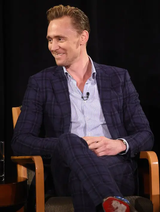 Berlangsung dalam kurun waktu yang terbilang singkat, Tom Hiddleston menampik ketika hubungannya dengan Taylor Swift beberapa waktu lalu dibilang hanya sekedar setting-an belaka. (AFP/Bintang.com)