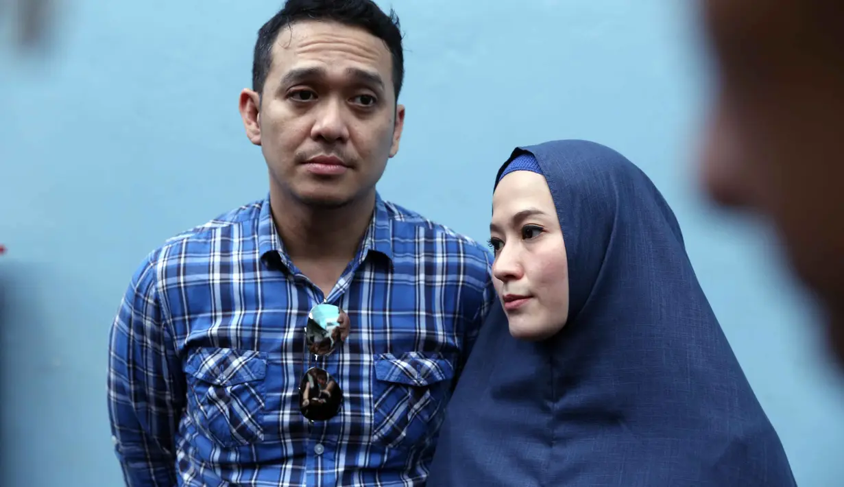 Pada puasa kali ini, pasangan ini juga memiliki target khatam atau membaca Al-Quran sampai selesai selama 30 hari. Sama seperti tahun sebelumnya. Tapi, tahun ini, pasangan ini sedang ada masalah dengan hukum. (Nurwahyunan/Bintang.com)