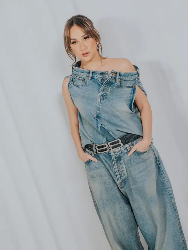 Bunga Citra Lestari berpenampilan nyentrik (Instagram/@bclsinclair)