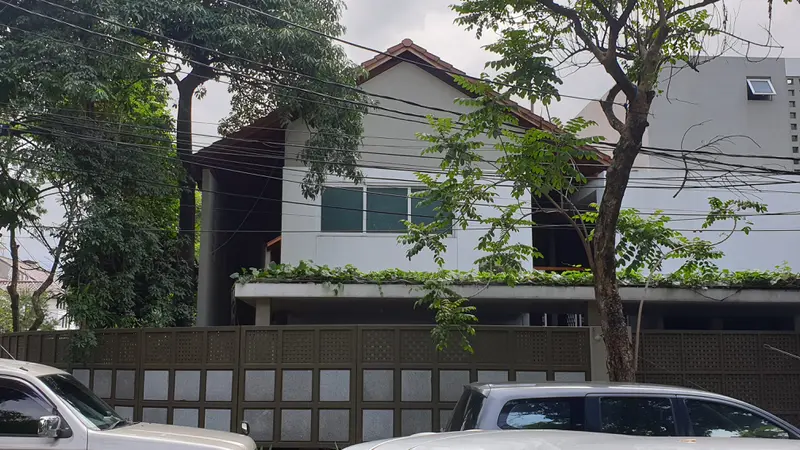 Rumah mantan Sekretaris Mahkamah Agung Nurhadi di Hang Lekir, Jakarta, Selasa (18/2/2020)