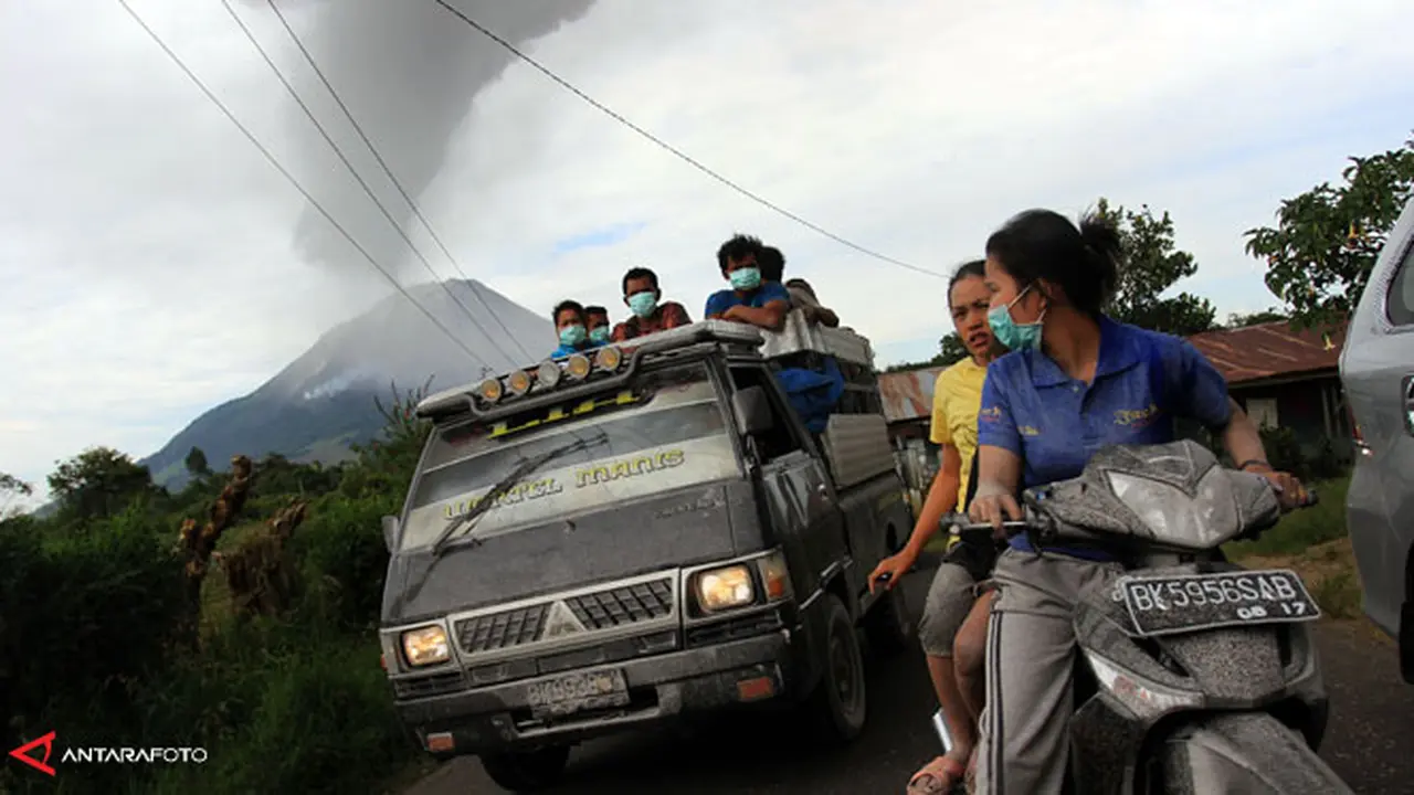 warga-sinabung-130917c.jpg