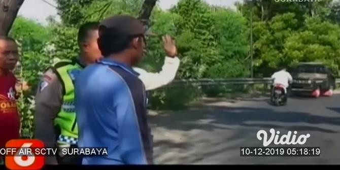 VIDEO: Gagal Kejar Penjambret, Motor Emak-Emak di Probolinggo Tabrakan