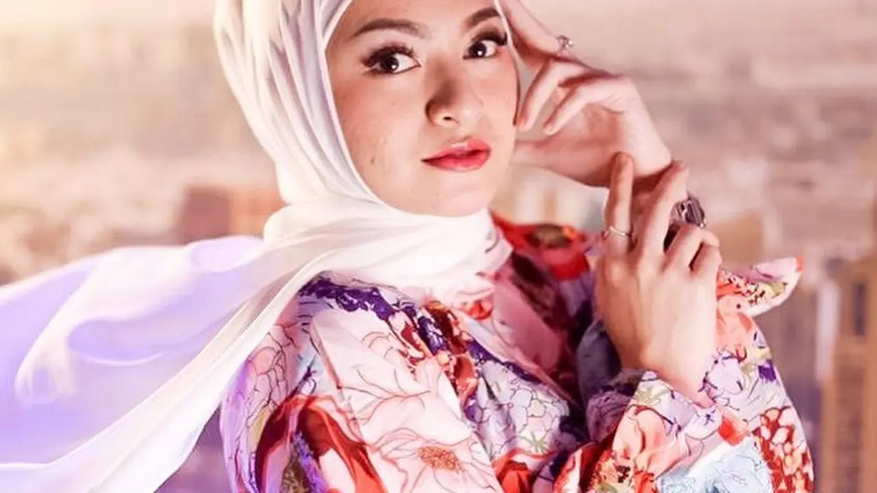 6 Potret Transformasi Nathalie Holscer dari Remaja hingga Kini, Curi Perhatian