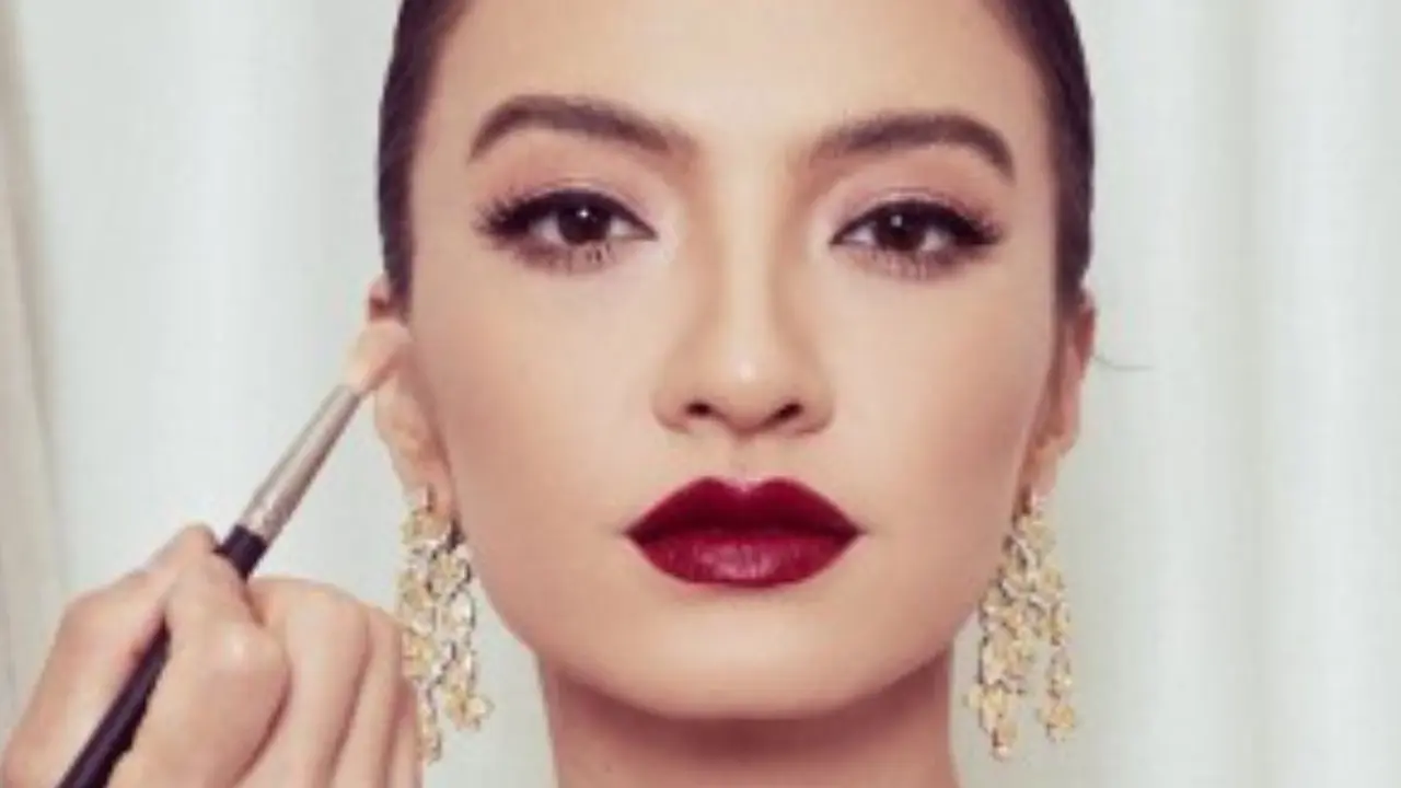 Makeup Raline Shah Pada Cannes Film Festival 2022