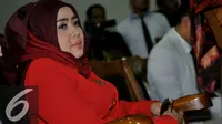 Istri Nassar, Muzdalifah saat menjalani sidang cerai perdana di Pengadilan Agama Tangerang Kota, Selasa (1/9/2015). [Foto: Faisal R. Syam/Liputan6.com]