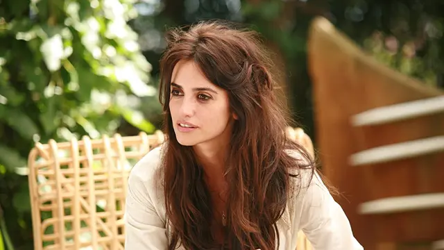 Penelope Cruz dalam Vicky Christina Barcelona. (Foto: Dok. Metro-Goldwyn-Mayer/ IMDb)
