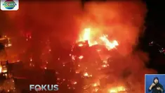 Kebakaran yang melanda kawasan padat penduduk di Kelurahan Krukut, Tamansari, diperkirakan membakar ratusan rumah warga di empat rukun tangga.