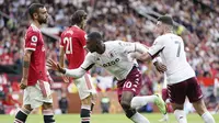 Manchester United harus menelan pil pahit kala dipermalukan Aston Villa pada laga pekan keenam Liga Inggris 2021/2022 di Stadion Old Trafford, Sabtu (25/9/2021). (AP/Jon Super)