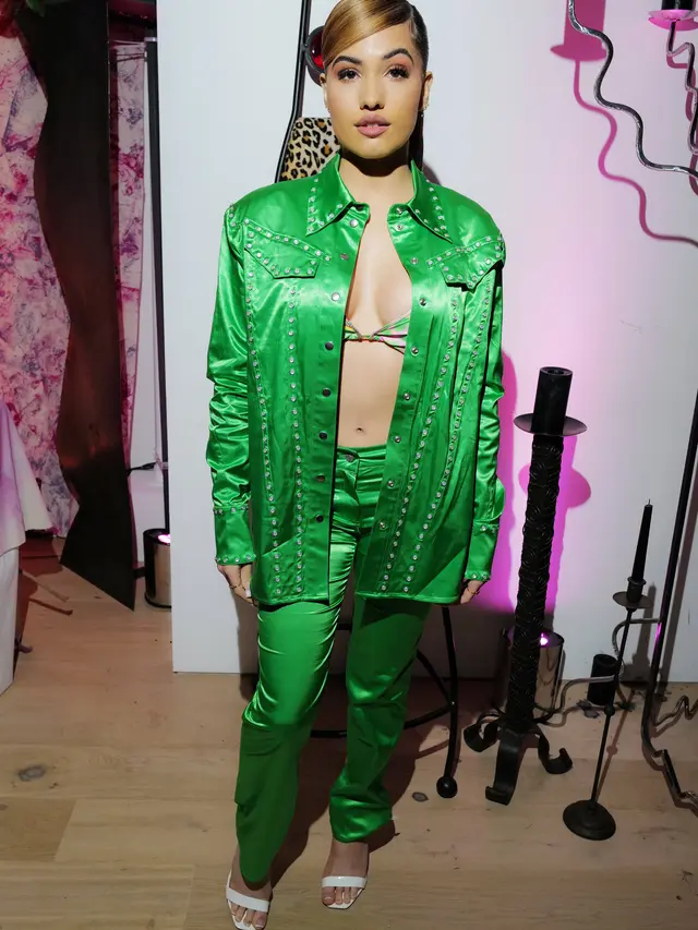 Suasana Meriah Peluncurkan Koleksi H&M Studio S/S22 di London, Intip Keseruannya