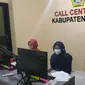 Pemkab Gresik menyiapkan layanan Call Center 112 kedaruratan untuk mengoptimalkan penanggulangan bencana non alam dan percepatan penanganan Corona COVID-19. (Liputan6.com/ Dian Kurniawan)