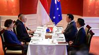 Presiden Prabowo Subianto menerima kunjungan PM Australia di hotel tempatnya menginap di Lima, Peru, Kamis (14/11/2024) waktu setempat. (Foto: Muchlis Jr - Biro Pers Sekretariat Presiden)