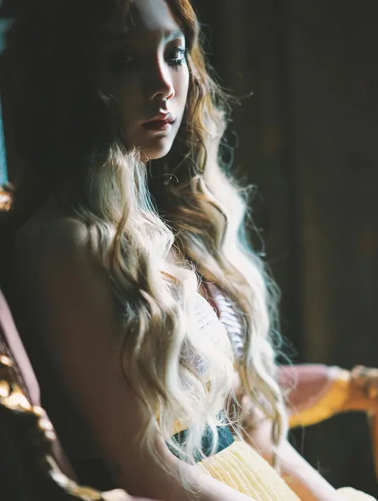 Pada album ini, Taeyeon mengusung genre musik neo-soul di lagu Something New. Perpaduan suara Taeyeon yang lembut dan suara piano dan bass membuat lagu ini enak didengar. (Foto: instagram.com/taeyeon_ss)