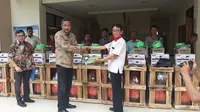 Bantuan Kemenperin berupa 10 paket peralatan bengkel ke Provinsi Banten. (Liputan6.com/ Yandhi Deslatama)