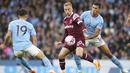 Pasukan Pep Guardiola berjaya berkat gol Nathan Ake ('50), Erling Haaland ('70), dan Phil Foden ('85). (AP Photo/Dave Thompson)