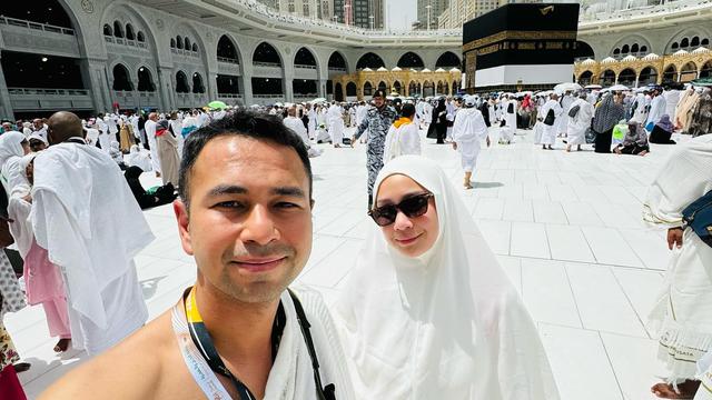 Jalani Ibadah Haji, Ini 7 Potret Raffi Ahmad dan Nagita Slavina di Depan Kabah