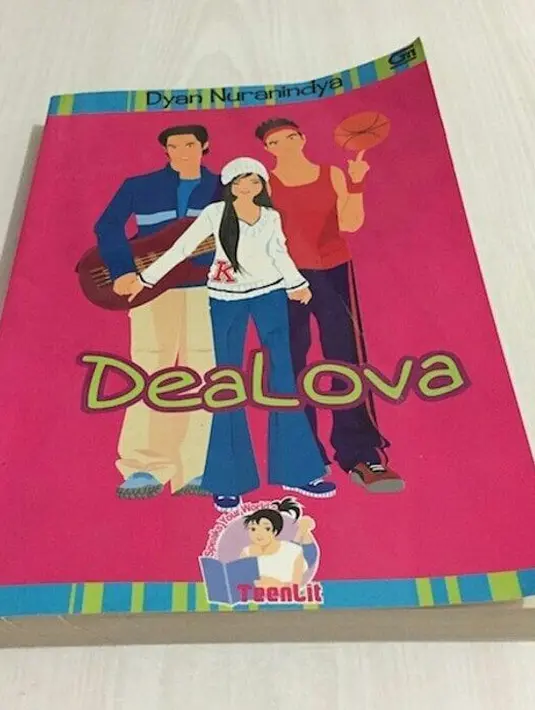Film romantis Dealova diadaptasi dengan judul yang sama. Novel Dealova merupakan karya Dyan Nuranindya. (Foto: instagram.com/gradstory.shop)