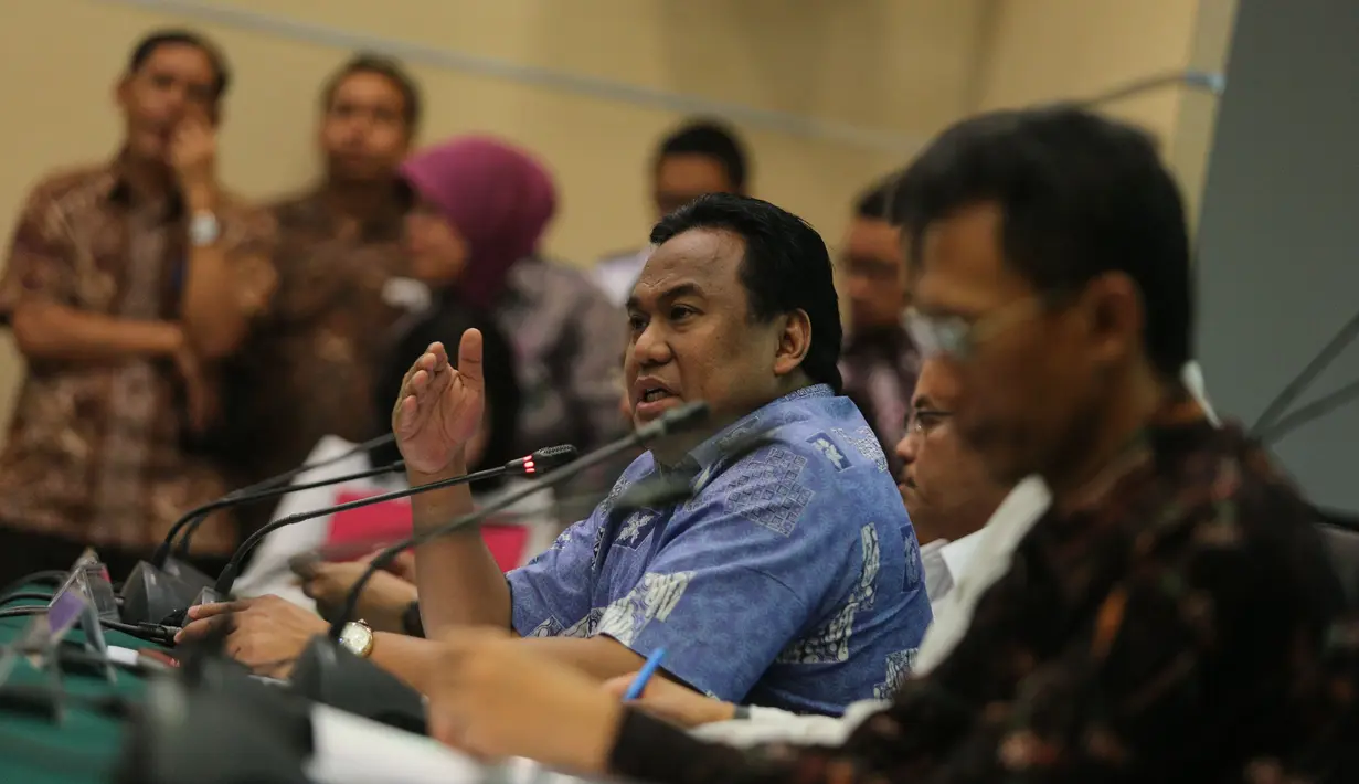Sejumlah menteri menggelar konferensi pers terkait kesiapan pemerintah menyambut Ramadan dan Idul Fitri, Jakarta, Jumat (19/6/2015). (Liputan6.com/Faizal Fanani)