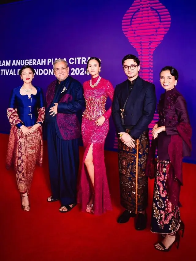 Pesona Dian Sastrowardoyo saat Hadir di FFI 2024.