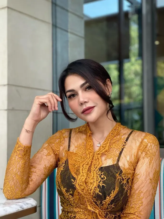 Diduga Balikan, Ini 7 Potret DJ Katty Butterfly dan Aiman Ricky Saat Kondangan