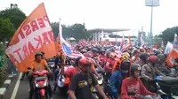 Ribuan Jakmania kkonvoi ke Balai Kota DKI.