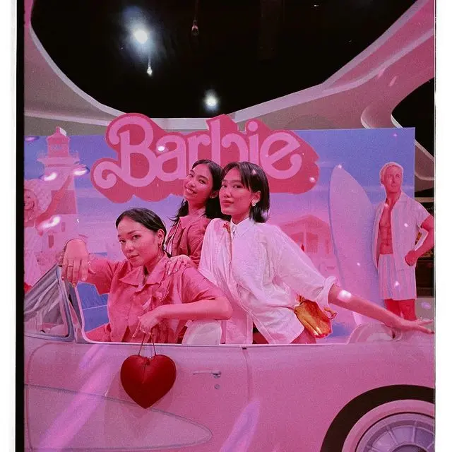 Potret 6 Artis di Gala Premiere Film Barbie, Totalitas dengan Outfit Pink dan Putih