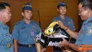 Citizen6, Surabaya:  Menjelang Pekan Olahraga TNI AL Wilayah Timur (Porwiltim) 2012 dua pekan lagi, 142 orang atlit mendapat pengarahan dan motivasi dari Komandan Kobangdikal Laksda TNI Saidiman, Selasa (22/5). (Pengirim: Penkobangdikal)