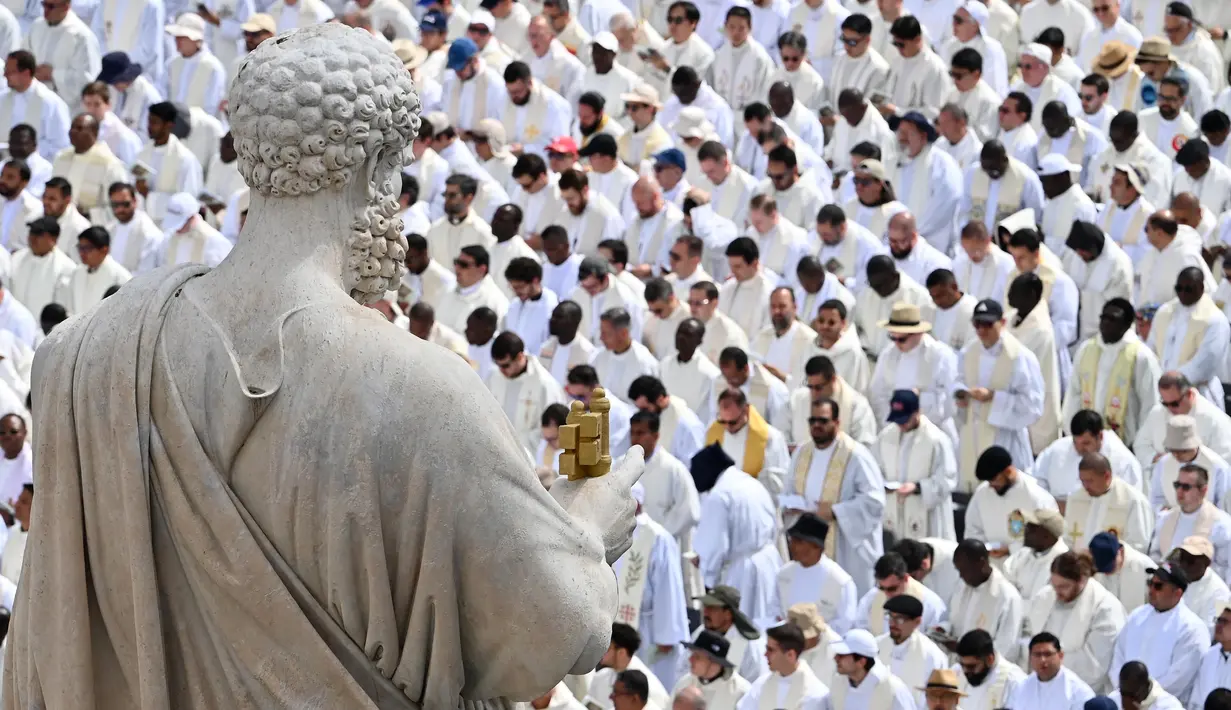 Misa inaugurasi Paus Leo XIV menjadi momen bersejarah yang dinanti umat Katolik di seluruh dunia. (Isabella BONOTTO/AFP)