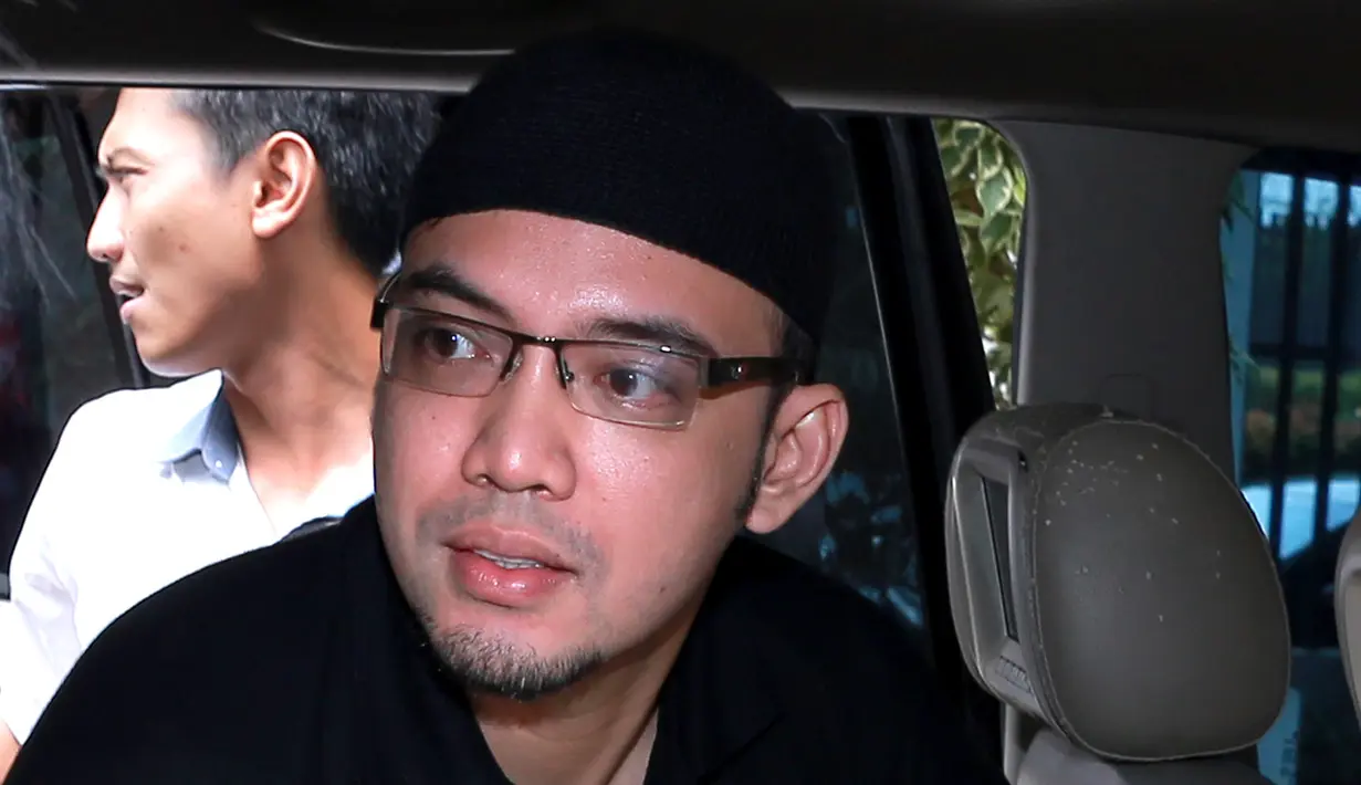 Seperti telah diberitakan sebelumnya, Sandy Tumiwa dilaporkan atas penipuan berkedok investasi yang dilakukannya sebagai komisari PT CSM Bintang Indonesia. Ia ditangkap pada Kamis, 26 November 2015 lalu.  (Galih W. Satria/Bintang.com)