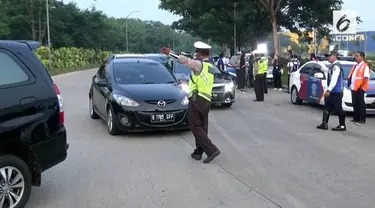 Hari pertama uji coba ganjil genap tol Jakarta-Tangerang masih membuat sebagian pengendara kebingungan