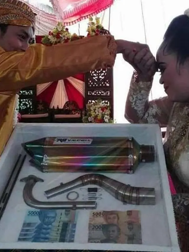 7 Potret Mahar Nikah Paling Kocak, Bikin Senyum yang Lihat
