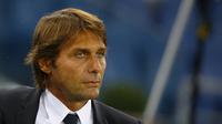 BANGGA - Antonio Conte bangga dengan konsistensi yang ditunjukkan Timnas Italia saat menghadapi Norwegia di partai pamungkas Grup H kualifikasi Piala Eropa 2016. (REUTERS/Stefano Rellandini)