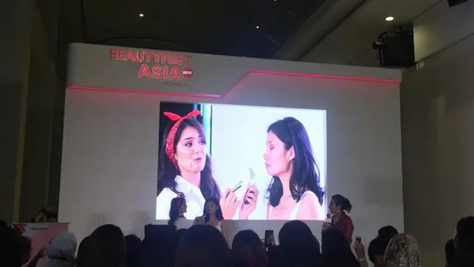 copyright vemale.com/Anisha SP