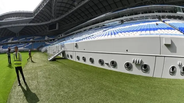 Penyejuk udara itu dipasang pada bagian bawah bangku penonton di Stadion Al-Janoub (Photo: AFP/GIUSEPPE CACACE)