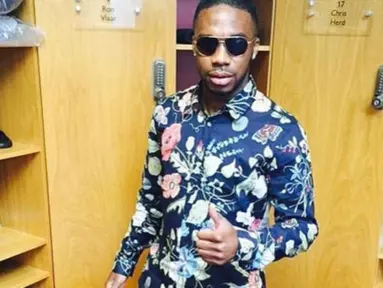 Penyerang Aston Villa, Charles N'Zogbia, memilki selera berpakaian yang tentunya bakal mengundang gelak tawa bagi siapapun yang melihat.