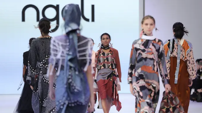 Kolaborasi Apik Desainer Australia dan Indonesia di Jakarta Fashion Week 2023