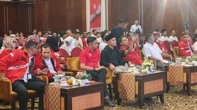 Ketum DPP PSI, Kaesang Pangarep bersama Sekjen PSI, Raja Juli Antoni menemui pengurus DPW Aceh di salah satu hotel di Aceh.