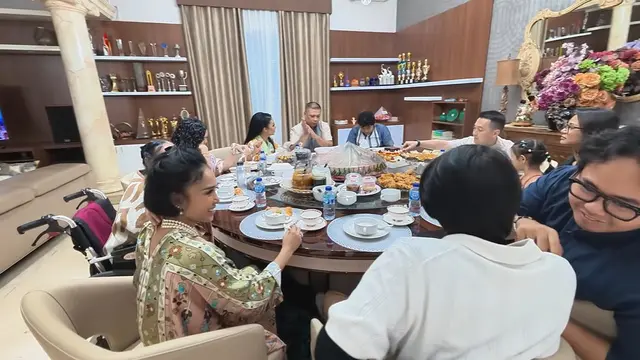 Potret Ruang Makan Rumah Kris Dayanti