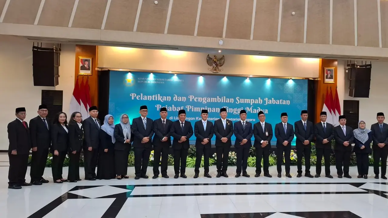 Pelantikan dan Pengambilan Sumpah Pejabat di Lingungan Kementerian Sekretaris Negara (Mensesneg).