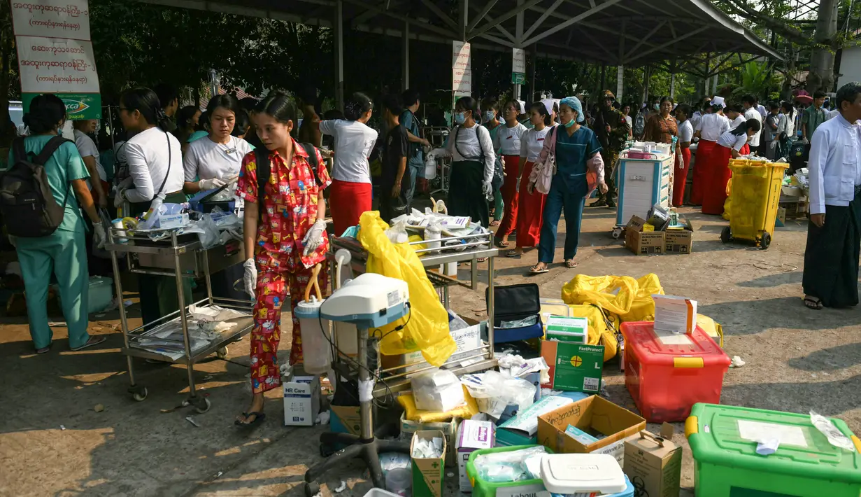 Status tersebut telah dikonfirmasi Pemerintah Kota Bangkok pada Jumat (28/3/2025). (Chanakarn Laosarakham/AFP)