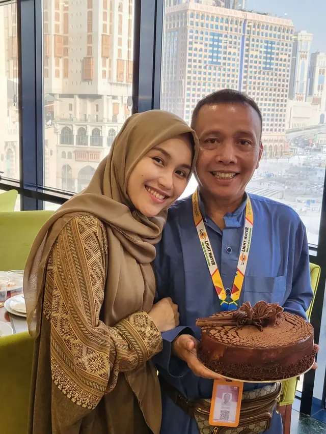 Ayu Ting Ting dan Ayah Ojak (Instagram/ayutingting92)