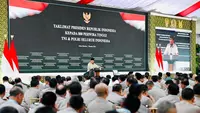 Presiden Prabowo Subianto memberikan taklimat kepada 800 perwira tinggi (pati) TNI dan Polri dari seluruh Indonesia di Kompleks Istana Kepresidenan Jakarta, Rabu (7/10/2026). (Foto: Sekretariat Presiden)