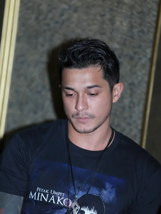 Pemeran Donny dalam sinetron Surga Yang Ke 2 itu mengaku sudah kenyang dengan rutinitas syuting sinetron setriping. Ia mengaku bukan melulu soal bayaran, ia memilih fokus main film lantaran ada tantangan dan kepuasan tersendiri. (Adrian Putra/Bintang.com)
