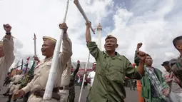 Rakyat Indonesia bersama TNI bersatu melawan penjajahan Belanda pada aksi teatrikal tersebut, Jakarta, Jumat (12/12/2014) (Liputan6.com/Faizal Fanani)