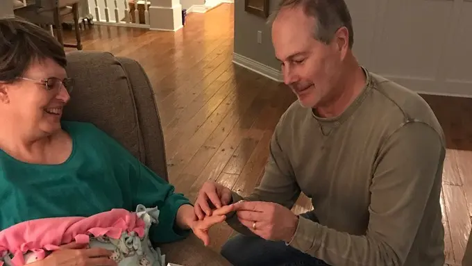 Berjuang Pulih dari Kanker, Wanita Ini Dilamar Suaminya Lagi